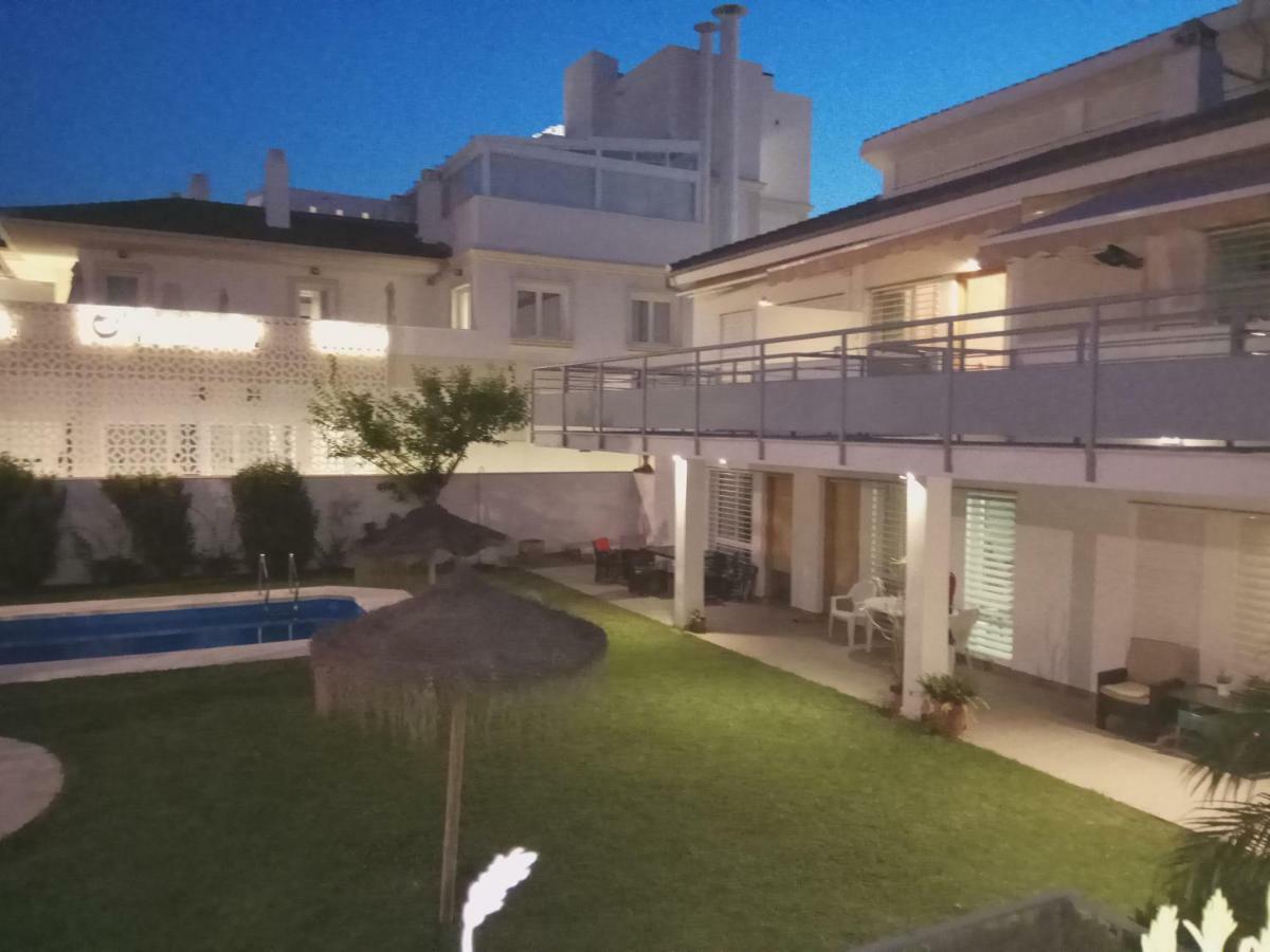 דירות Cozy Loft טורמולינוס מראה חיצוני תמונה